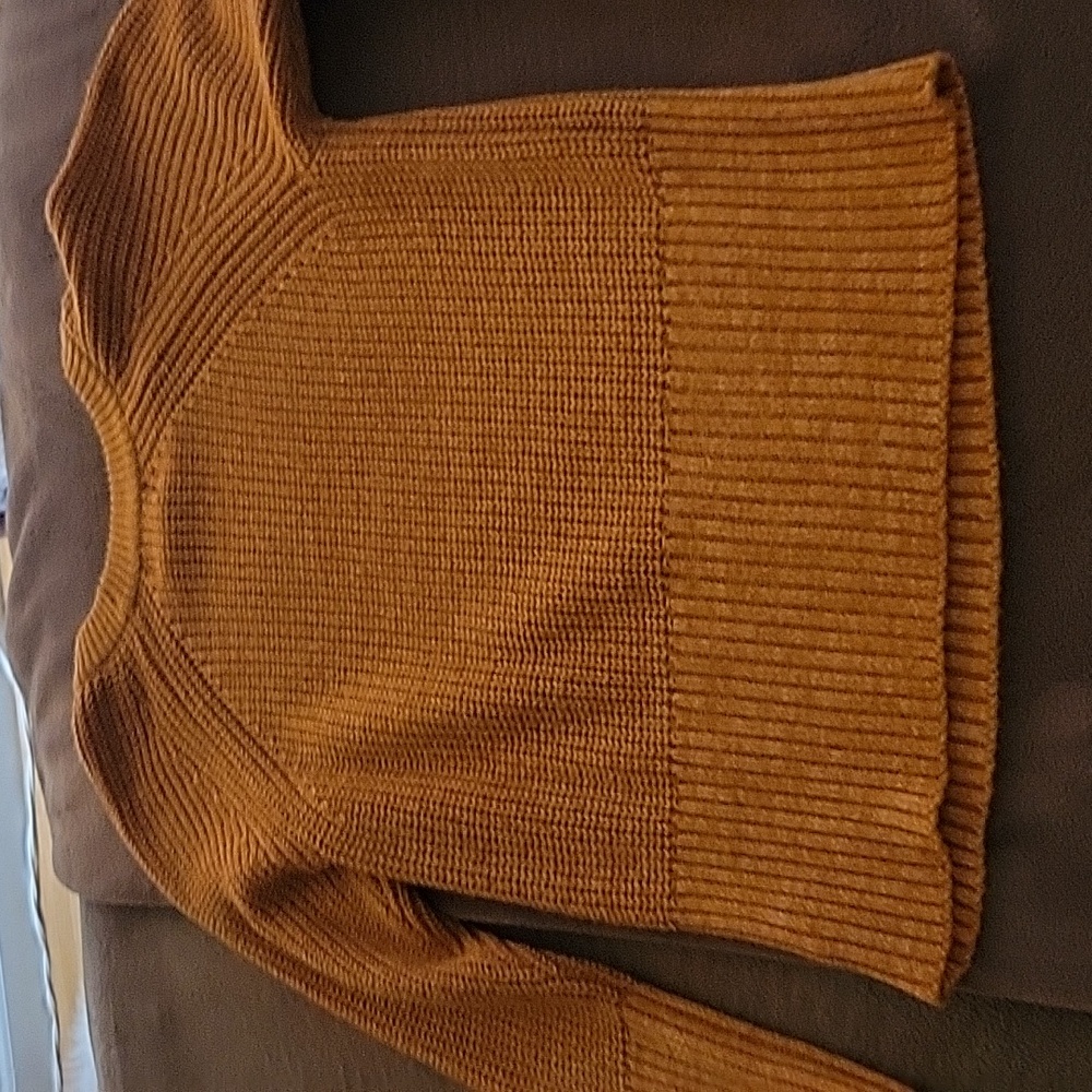 Universal Thread Sweater - Picture 4 of 5
